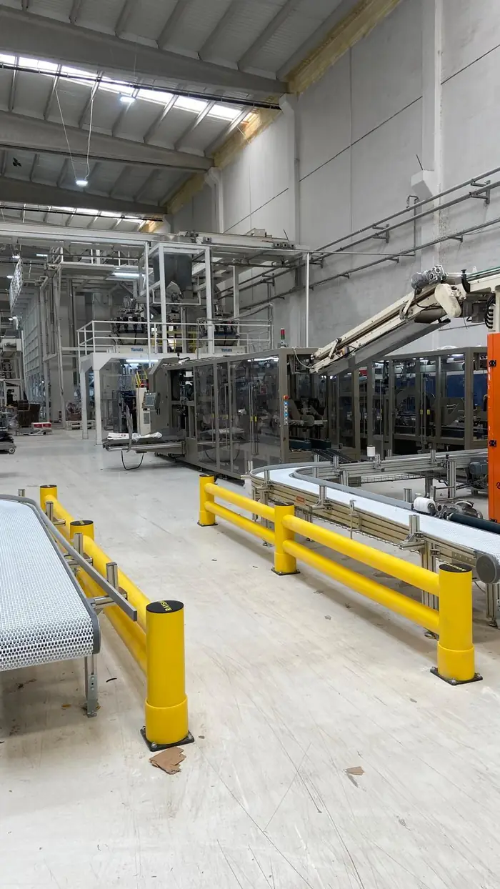 Barrière 2R délimitant une ligne de production