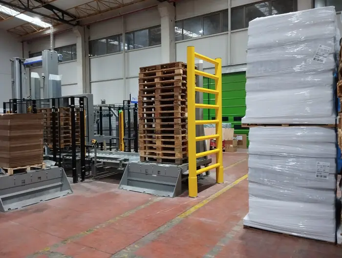 Limitateur de hauteur filtrant l’accès d’une zone de stockage