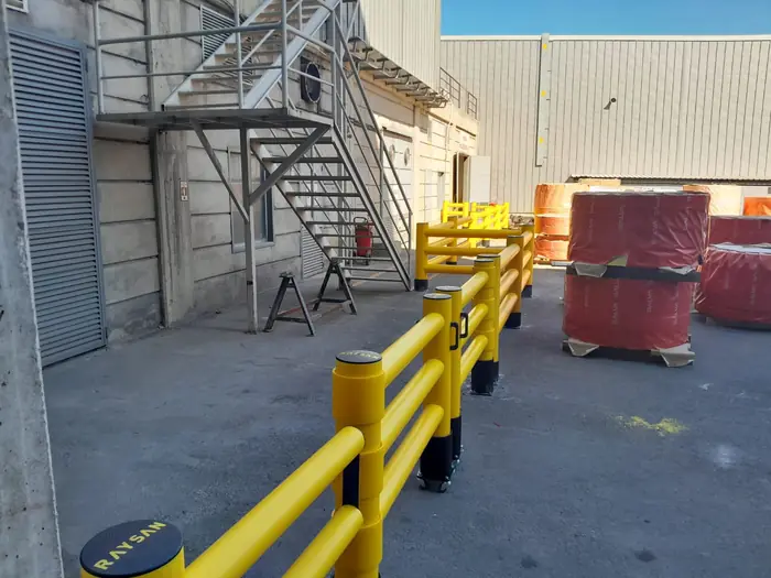 Porte à enroulement sur une zone de production