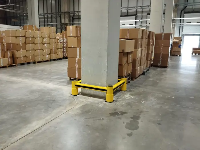Protection 1R d’un poteau en zone de stockage